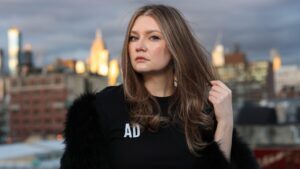 What has Anna Delvey done? Her con artist past