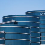Oracle Name is responsible for business in cloud computing
