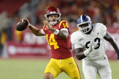 USC vs. Illinois: Lincoln Riley shares his expectations for quarterback Jayden Myava