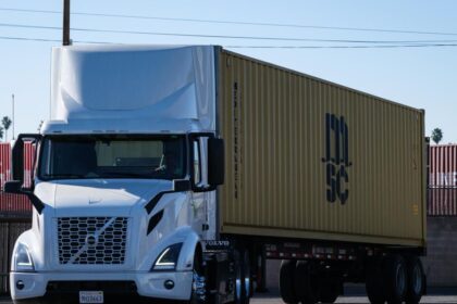 Truckmakers are breaking emissions deals hurt themselves - and all Californians