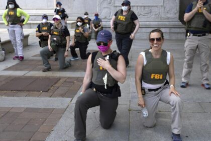 FBI Fire Agents say that an agent kneeling during 2020 racial justice protests