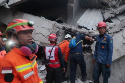 At least 91 students remained buried in Kura Rub two days after the collapse in Indonesia