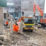 Indonesian rescuers are searching for missing students after school49