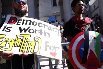 Sacramento has dinosaurs, unicorns, and "angry grandmas," but no king.