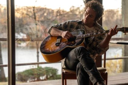 ``Chainsaw Man'' dominates the weekend box office. Springsteen biopic was disappointing