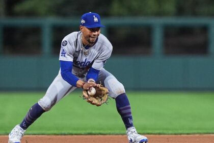 Dodgers dugout: Looking back at Game 2 vs. Phillies