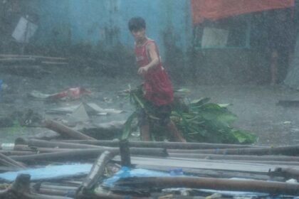 Typhoon Fanwon pummels the Philippines, killing 8 people and displacing 1.4 million people