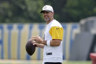 Aaron Rodgers: photos of NFL players over the years