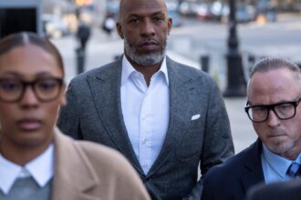 Trail Blazers coach Chauncey Billups pleads not guilty in rigged poker game scandal