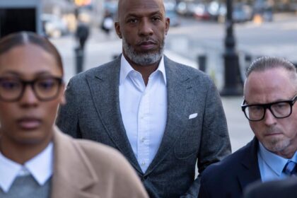 Trail Blazers coach Chauncey Billups pleads not guilty in rigged poker game scandal