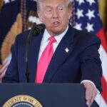 The scandal surrounding the relationship between Trump and Epstein is gradually uncovered.