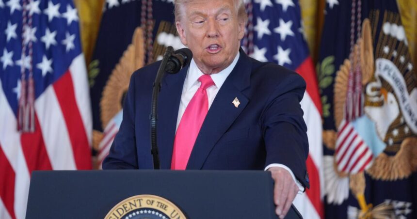 The scandal surrounding the relationship between Trump and Epstein is gradually uncovered.