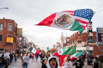 Chicago residents launch community-wide defense against Trump's deportation machine