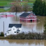 Floods in Washington cause river levels to exceed historic heights, forcing temporary evacuation of entire city