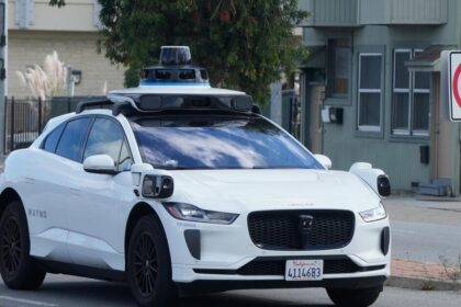 Waymo hits dog in San Francisco, reigniting safety debate