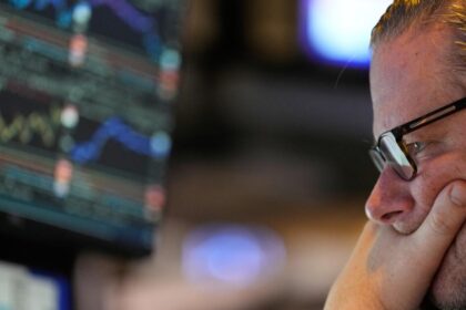 Stock prices rise in response to Fed interest rate cuts, raising expectations for further interest rate cuts